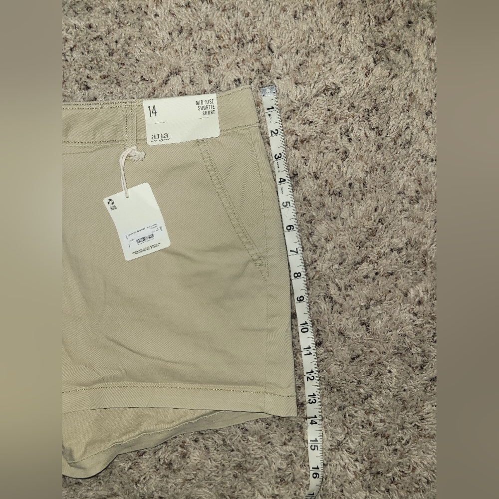NWT a.n.a Mid-Rise Shortie Shorts Women's Sz 14 - Picture 2 of 13